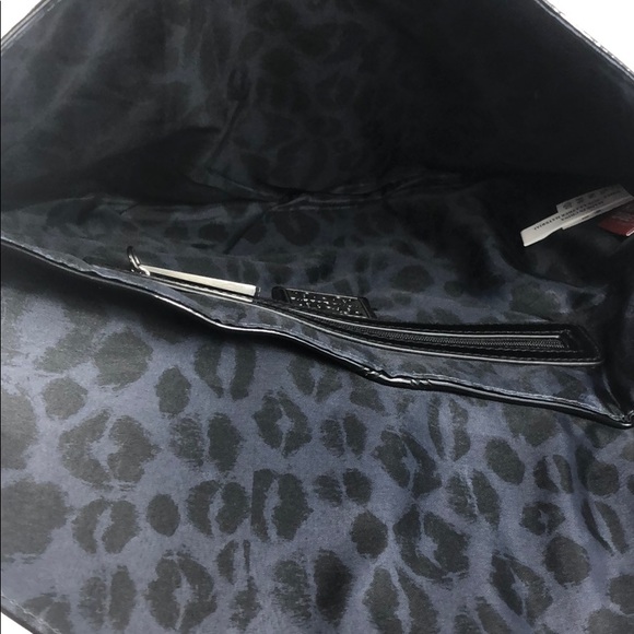 🛼Kirna Zabete Red KISS Large Clutch 14x8 inches - Picture 10 of 12